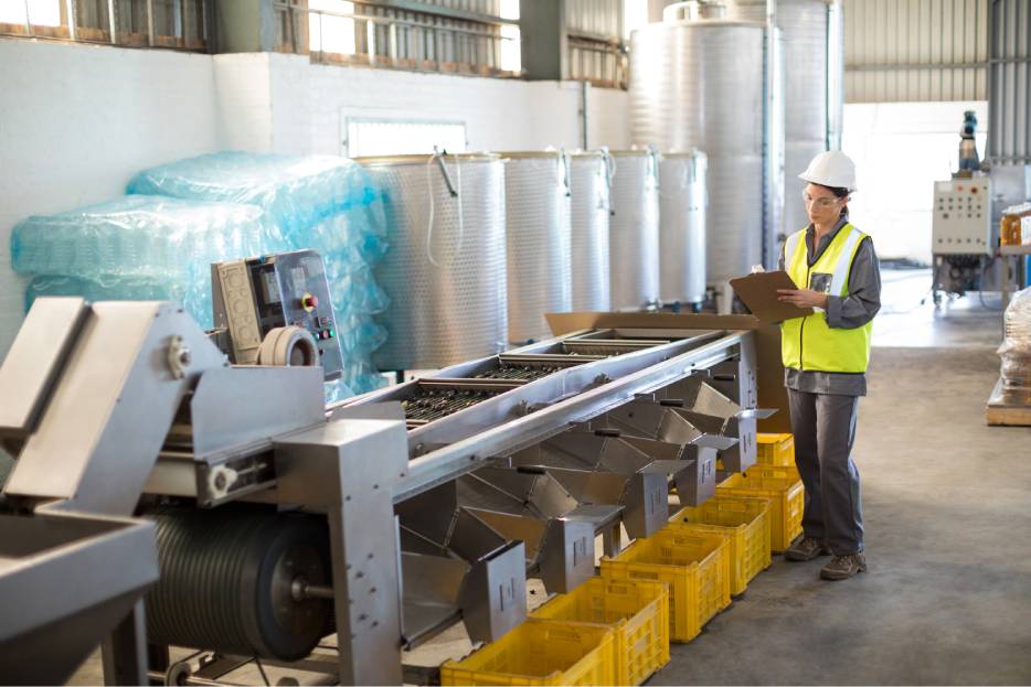 Controlar la temperatura, la humedad y el mantenimiento de equipos previene desajustes y mejora la eficiencia del cartón.