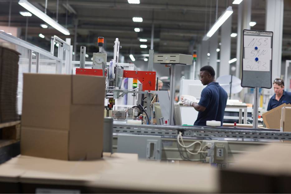 Medir producción de cartón exige KPIs que traduzcan procesos complejos en información operativa útil.