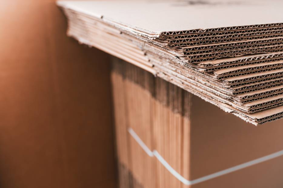 Estrategias para reducir desperdicio de material en procesos de suajado