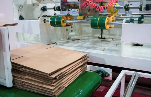 Pegadora dobladora automática: cuándo conviene